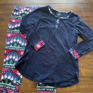 Isaac Mizrahi 2 pc Chillin with my Gnomies Pajama Set Womens S Christmas Holiday